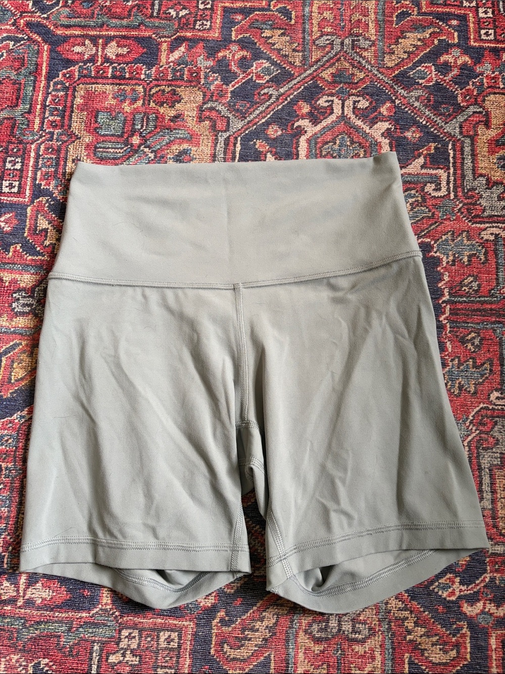 Lululemon Wunder shorts 6”